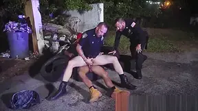 Homie Takes The Easy Way, Gives Up His Black Ass To The Cops