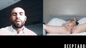 ”Hot Athena Faris webcam cunt play while bald stud watches”