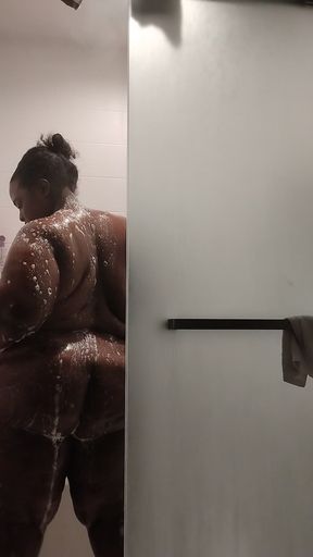 Dirty Ebony BBW Slut Gets Clean After Nasty Deep-throat-blowjob