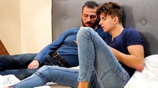 Mladý Američan Eric Lenn análně souložil,