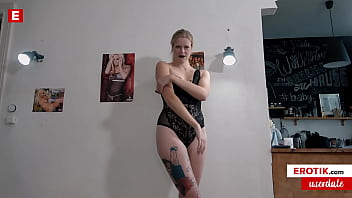 Tattooed natural chick CLAUDIA SWEA craves horny fan&#039_s jizz (German)  (FULL SCENE)&rarr_ claudia.erotik.com