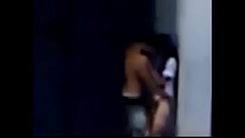 Comendo a amiga no carnaval de sampa enquanto os amigos flagram