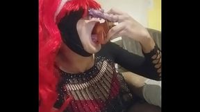 mis dildos llegando lo m&aacute_s profundo que pueden en mi garganta