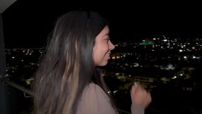 Mexicana de tetas perfectas es follada por una verga enorme en el balc&oacute_n, Verito Aguas recibe una enorme polla en su estrecho co&ntilde_o h&uacute_medo