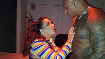 Tranzei com meu cunhado na festa a fantasia