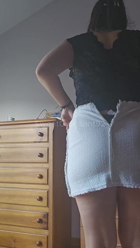 A friend of my husband&#039;s texts me to invite me for a drink. I disguise myself to provoke him. We&#039;ll see...