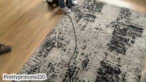 Vacuum and buttcrack in jeans