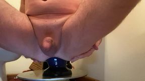 easttnguy22 huge butt plug and milking