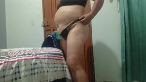 I invite milfs I met at the hotel pool to my room