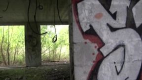 Slut fucked by 2 straigh in cruising outdoor