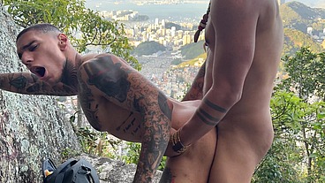 Fudendo no Alto do Morro