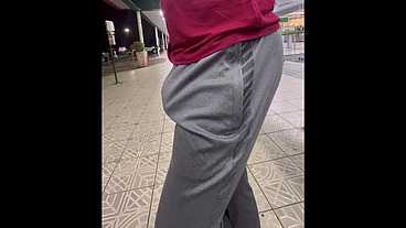 Andando sem cueca no super mercado