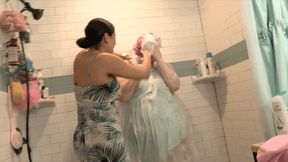 BBW Persephone Gets Dirty Slut Washed Out Of Her By Angry Girlfriend Nikki Brooks (SD 720p WMV)