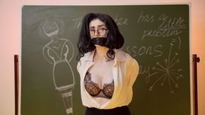 The students tied the teacher (4K)