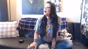 Mocking the obsessed smoke lover