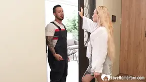 Plumber cleans out my cunt with his donger