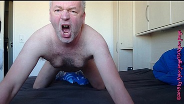Geiles Spiel mit der Prostata am Morgen