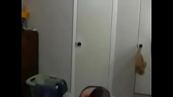 amateur german teen fucks bottle on webcam.mp4 6cam