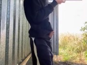 Nach der Arbeit spontan in einer Bushaltestelle Anal