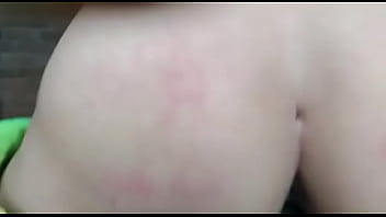 Visito a mi mejor amiga y ella me folla de espalda y rico