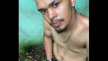 Bati uma escondido na gruta