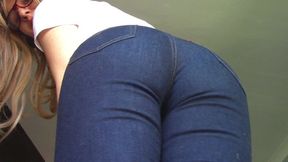 Dark Blue Levi's Facesit Worship (mkv)
