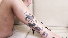 ”Brunette tgirl hotty blowes meat”