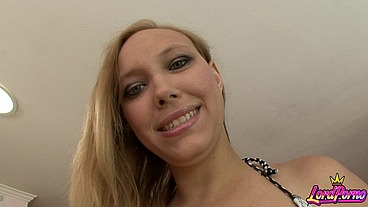 Tattooed Blonde Alexia Rae Takes Creamy Load on Her Tits