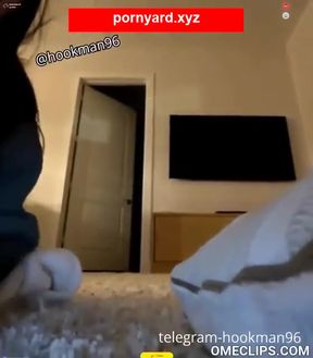 Amateur couple gets excited by public reaction on webcam