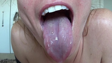 I put on fishnets while I blow, masturbate and swallow cum