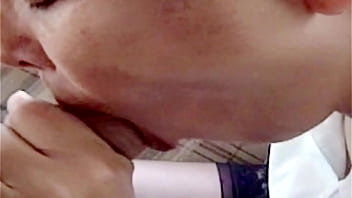 My first blowjobs to stepbrother&#039_s big cock, I ask him to cum in my mouth