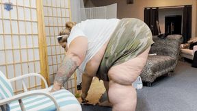 Ivy Davenport: Cleaning Struggles - MP4