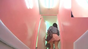 Bizarre asian babes pissing