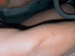 Dando em público e corno com ciúmes da rola gigante - Paolla Hotwife