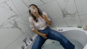 Pee in jeans, smoke and wet masturbate!
