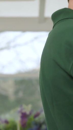 Real Estate Agent Blows The Deal With Her Clients - FreeUse Milf   Clip 1