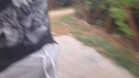 Punheta arriscada em público e mulher me pegou se masturbando!