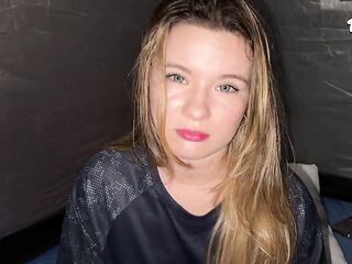 Rubia atrapada MASTURBANDOSE en campamento escolar - Follada ANAL y VAGINAL