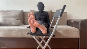 GIRL IN BLACK FOOTLESS ZENTAI SUIT RUBBING HER SOLES TOGETHER - MOV HD