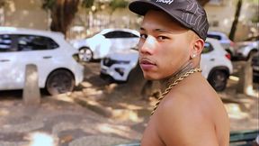 Dando pro famosinho da minha rua!