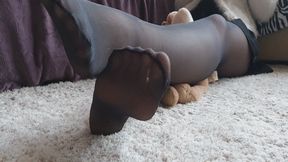 Unaware Giantess in Pantyhose Plushie Edition WMV