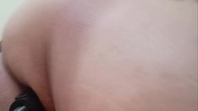 Me ensarto palo de selfie y plancha de pelo en mi sexy culito trag&oacute_n