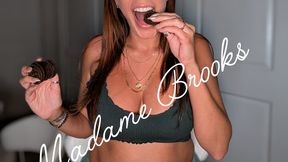 Nikki Brooks- Mukbang Weight Gain (1080HD)