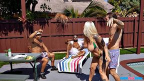 Elana Bunnz Shows Up at the Party
