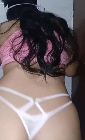I Am in a Video Call with My Boyfriend Since I Am Very Horny and I Make a Rich and Delicious Twirkin