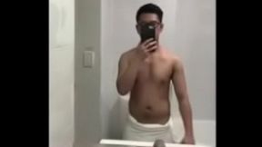 thủ d&acirc_m trong bồn tắm