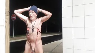 Bear exhibs in highway toilets and clamps his nips for CBT