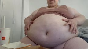 Ssbbw Stuffing and getting so uncontrollably round