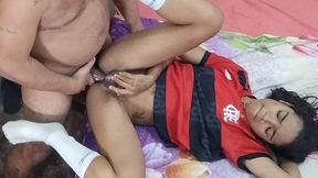 uma putinha flamenguista dando cu