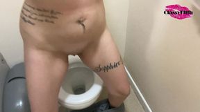 classy s wet pussy pissing up close